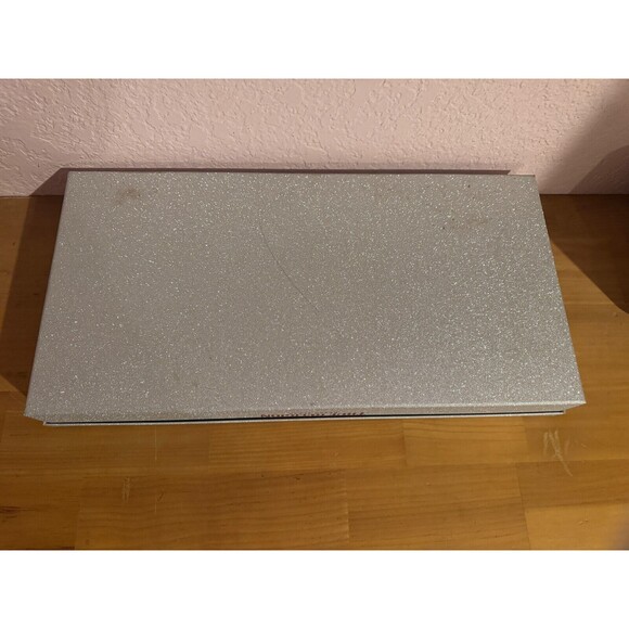 NIB TRUE RELIGION 2 PIECE GIFT SET KNIT SCARF AND HAT HORSESHOE LOGO CAMEL TAN - Picture 5 of 5